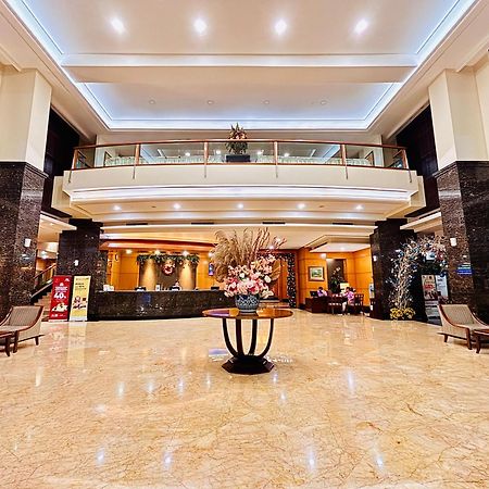 Manado Quality Hotel Exterior foto