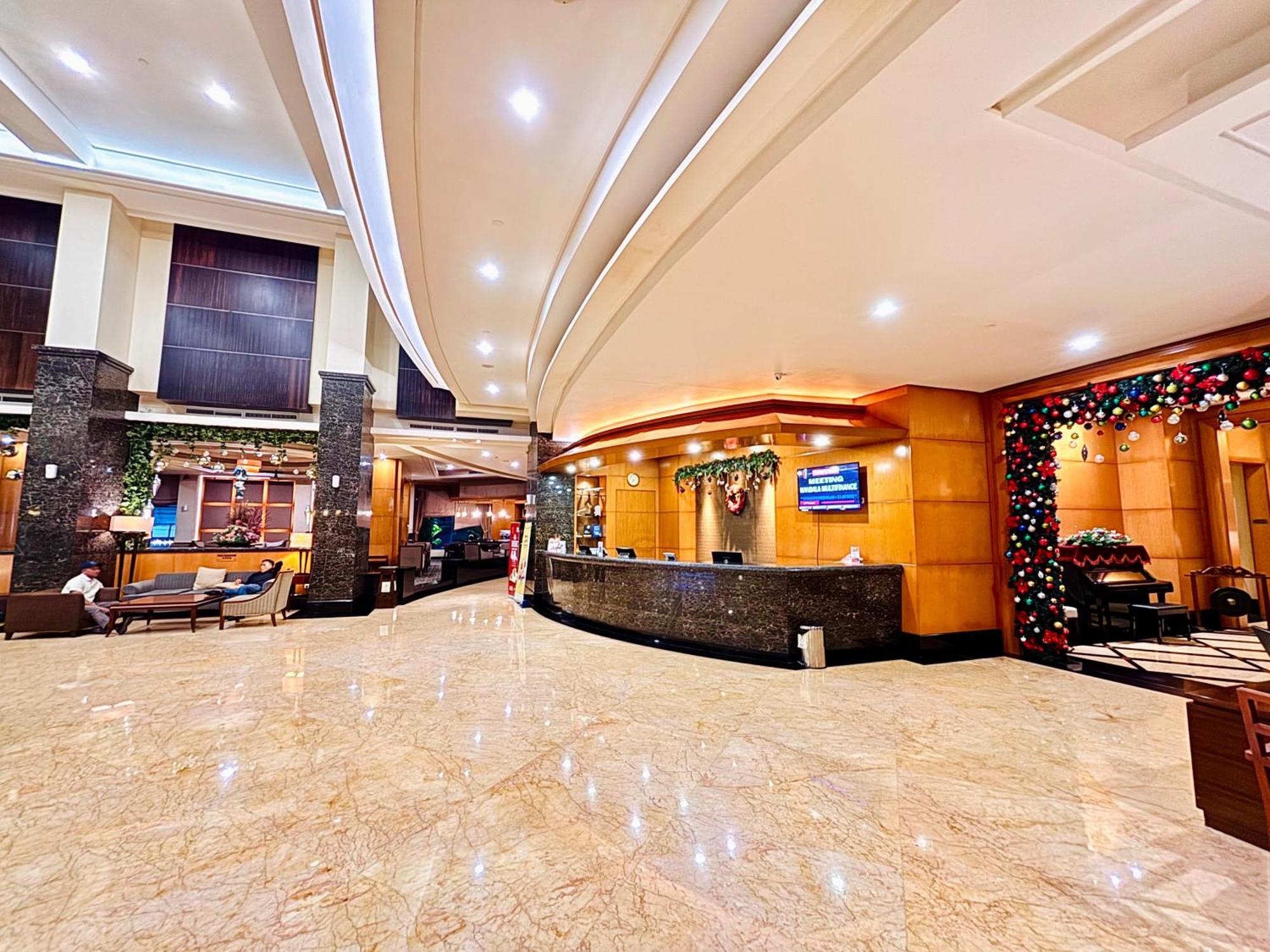 Manado Quality Hotel Exterior foto