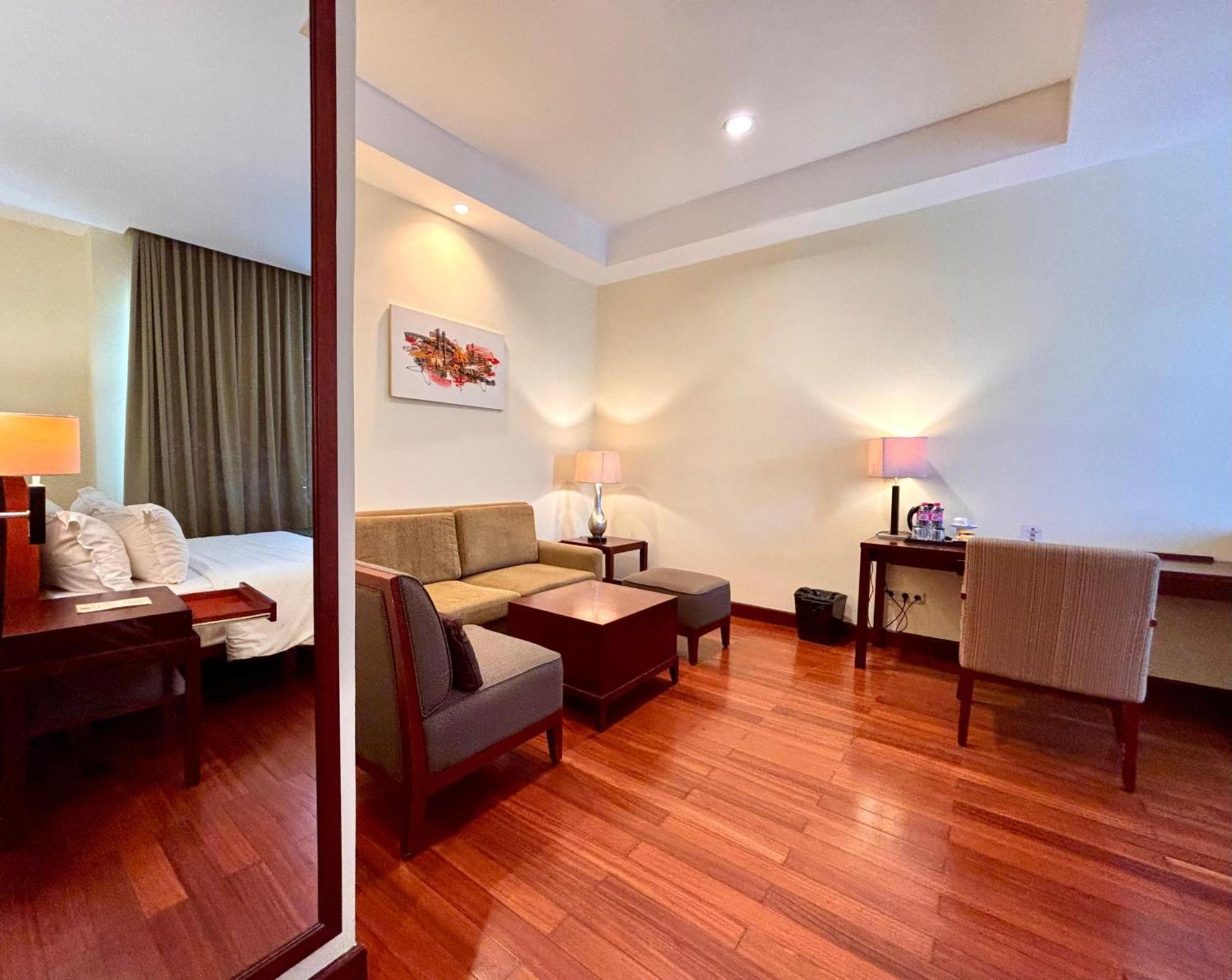 Manado Quality Hotel Exterior foto