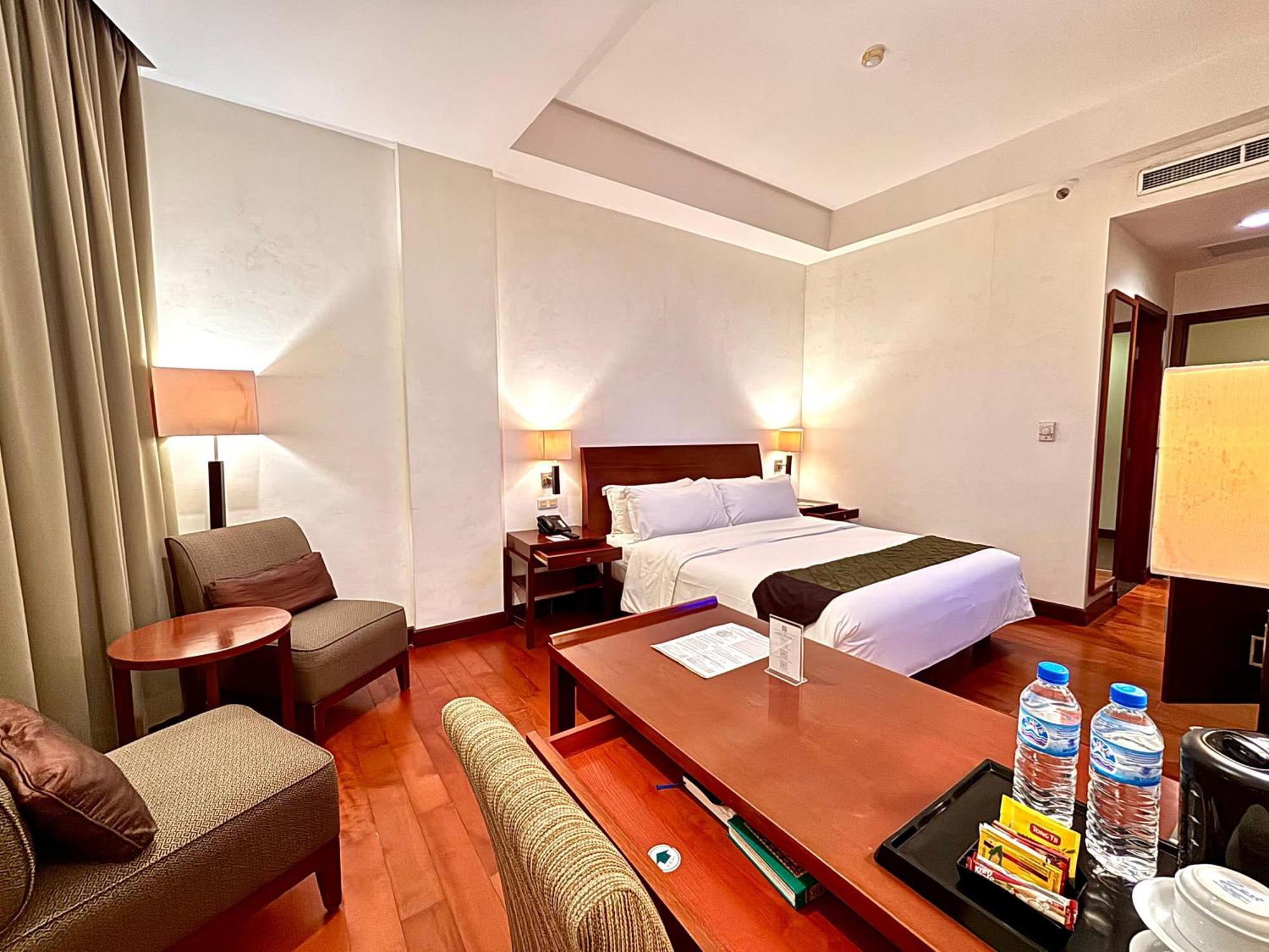 Manado Quality Hotel Exterior foto