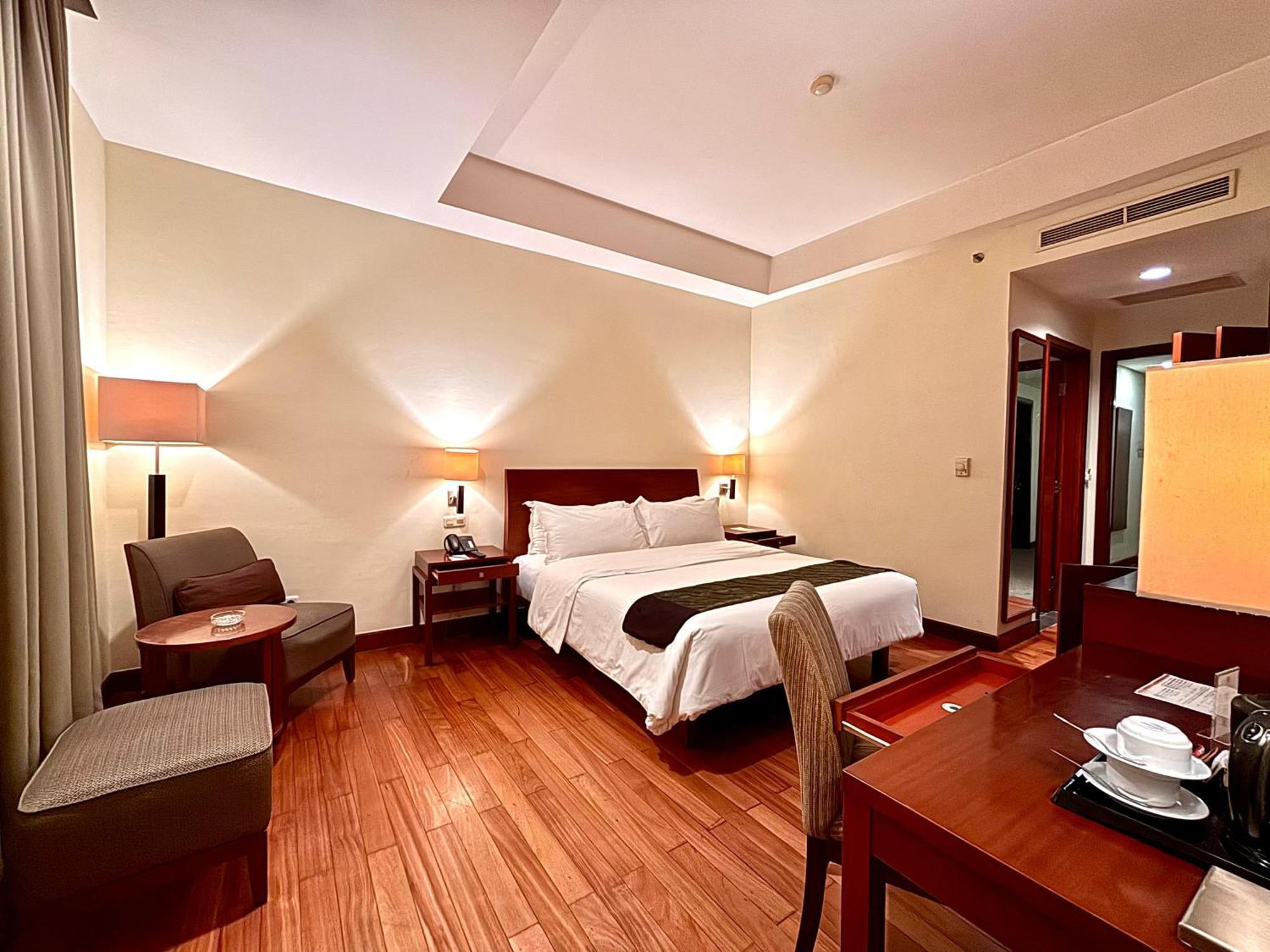 Manado Quality Hotel Exterior foto